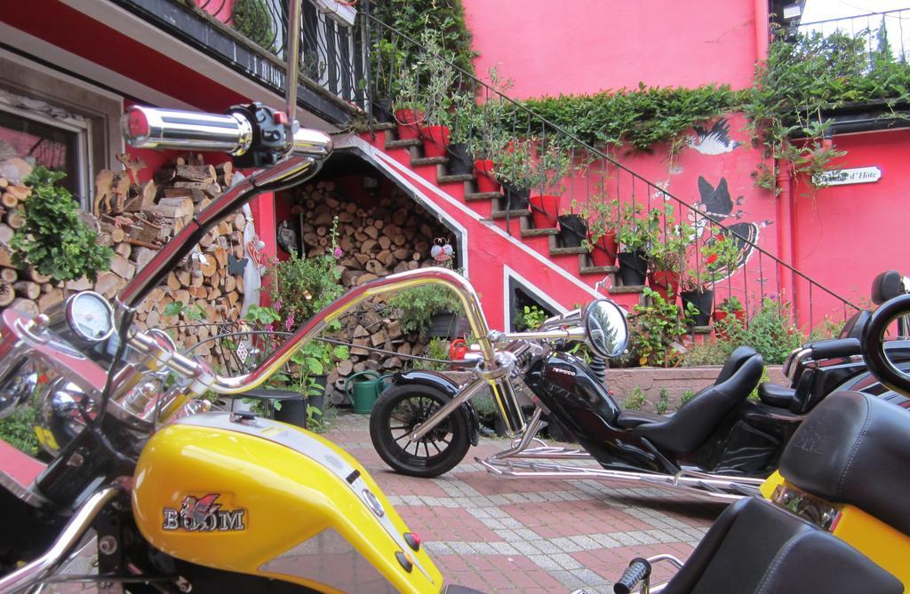 Gasthof Tilly's And House *